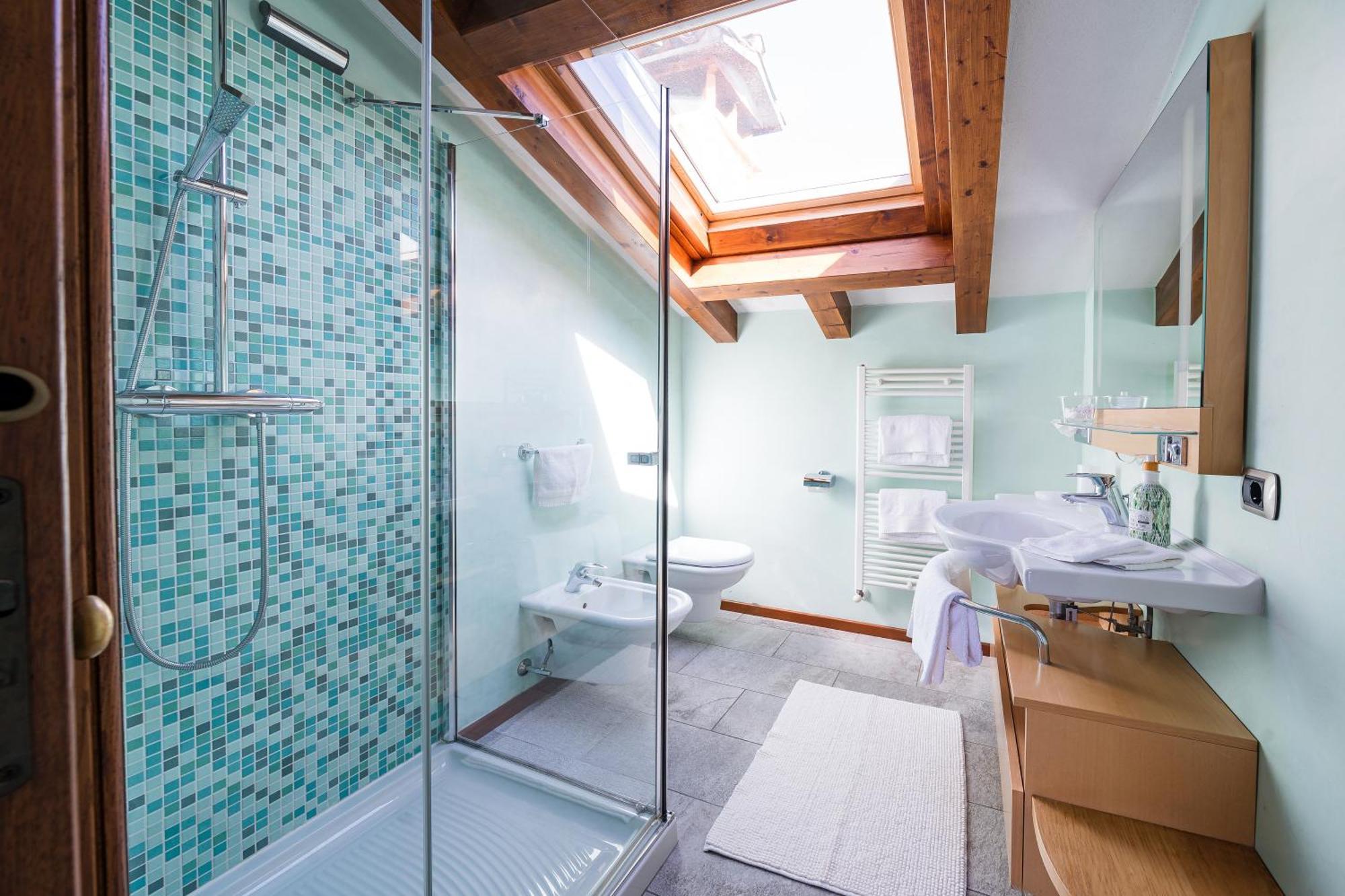 Alveluu Ristorante E Suites Tremezzo Zewnętrze zdjęcie